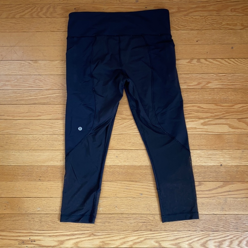 Lululemon 3/4 Crop Size 10 Mesh Black